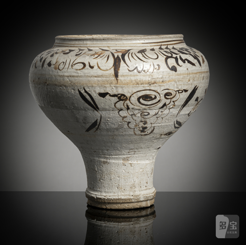 A Cizhou jar with figure decoration and a stylised inscription in Cizhou ware - 图3